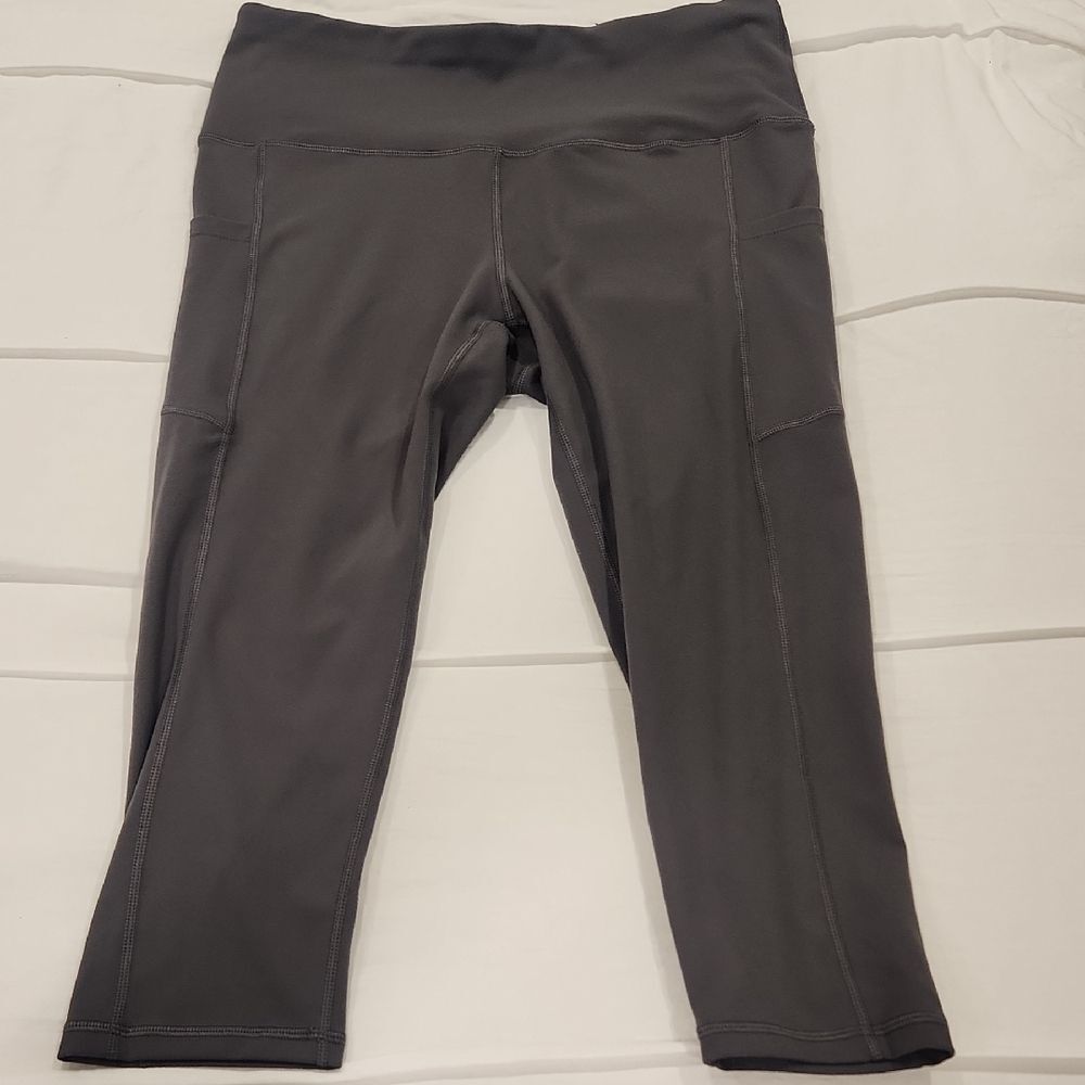 New Condition Fengbay Cropped Leggings